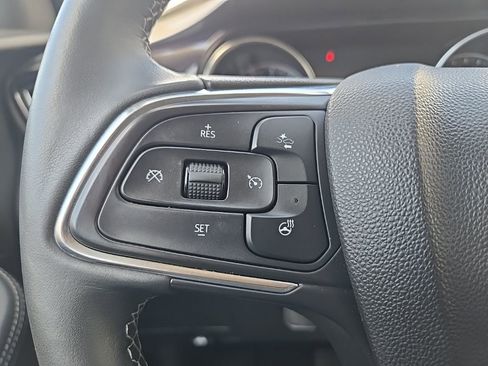 Used 2023 Buick Encore GX Essence w/ Experience Buick Package FWD image 40