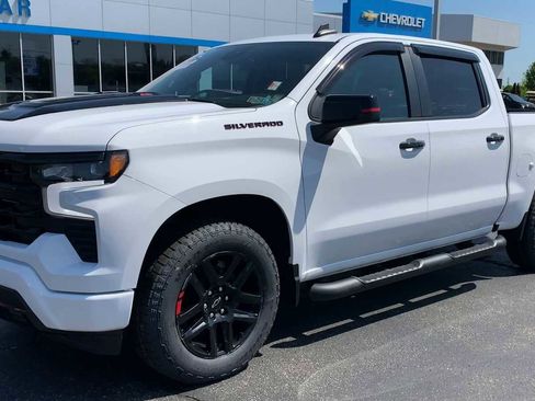 Certified 2023 Chevrolet Silverado 1500 RST w/ Redline Edition AWD/4WD image 4