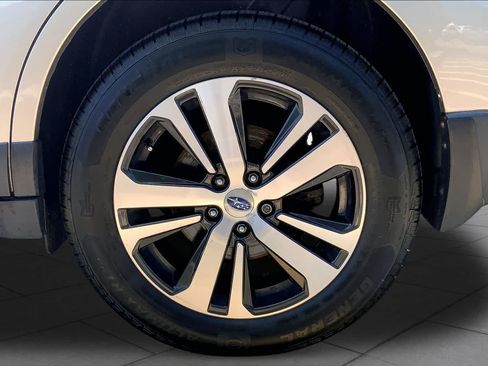 Used 2018 Subaru Outback 2.5i Limited AWD/4WD image 11