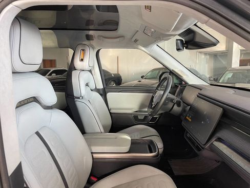 Used 2023 Rivian R1T Adventure image 30