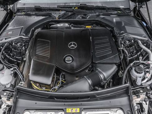 Used 2025 Mercedes-Benz C 300 4MATIC Sedan image 40