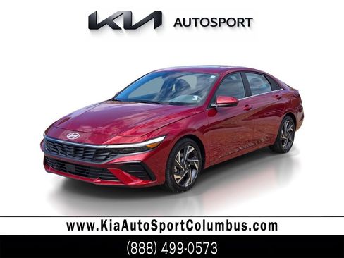 Used 2025 Hyundai Elantra SEL image 1