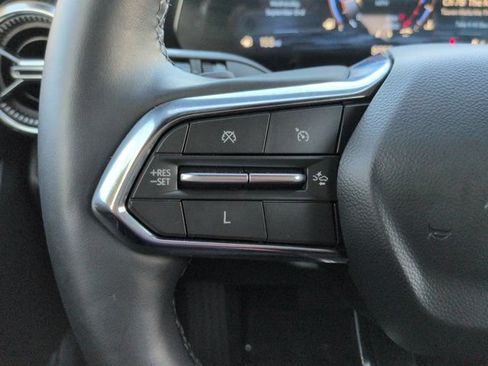 Used 2025 Chevrolet Equinox LT w/ Safety and Technology Package FWD image 23