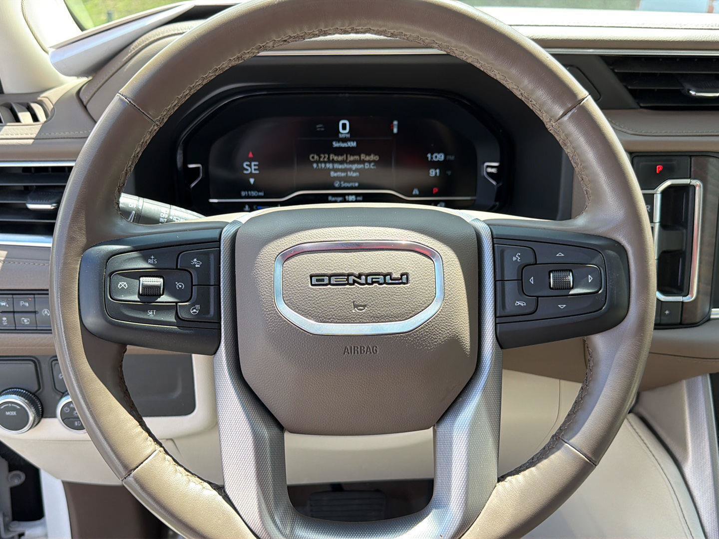 Used 2024 GMC Yukon XL Denali RWD image 22