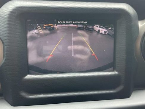 Used 2018 Jeep Wrangler Unlimited Sport S AWD/4WD image 28