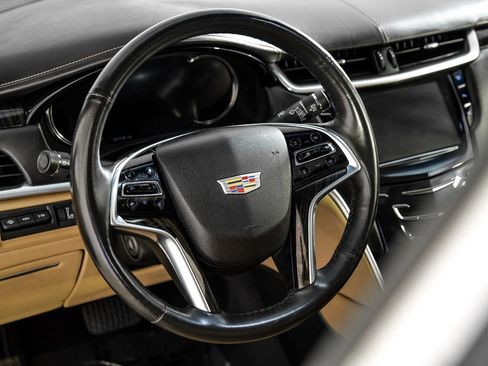 Used 2018 Cadillac XTS Platinum FWD image 13