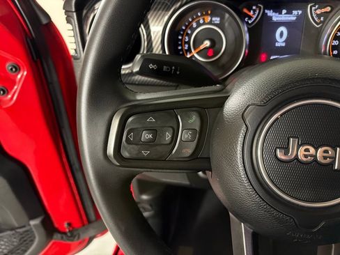 Used 2023 Jeep Gladiator Sport image 18