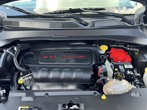 Used 2021 Jeep Compass Latitude w/ Sun and Sound Group FWD image 11