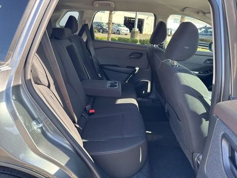 Used 2023 Nissan Rogue S image 13