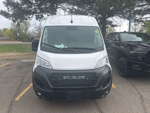 Used 2025 RAM ProMaster 2500 w/ Convenience Group FWD image 4