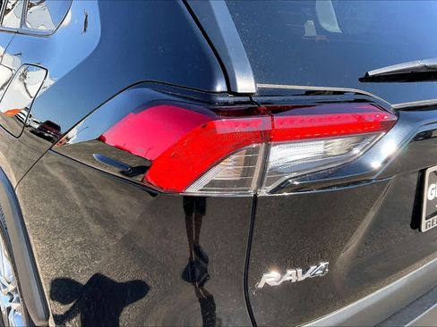 Used 2024 Toyota RAV4 XLE Premium FWD image 28
