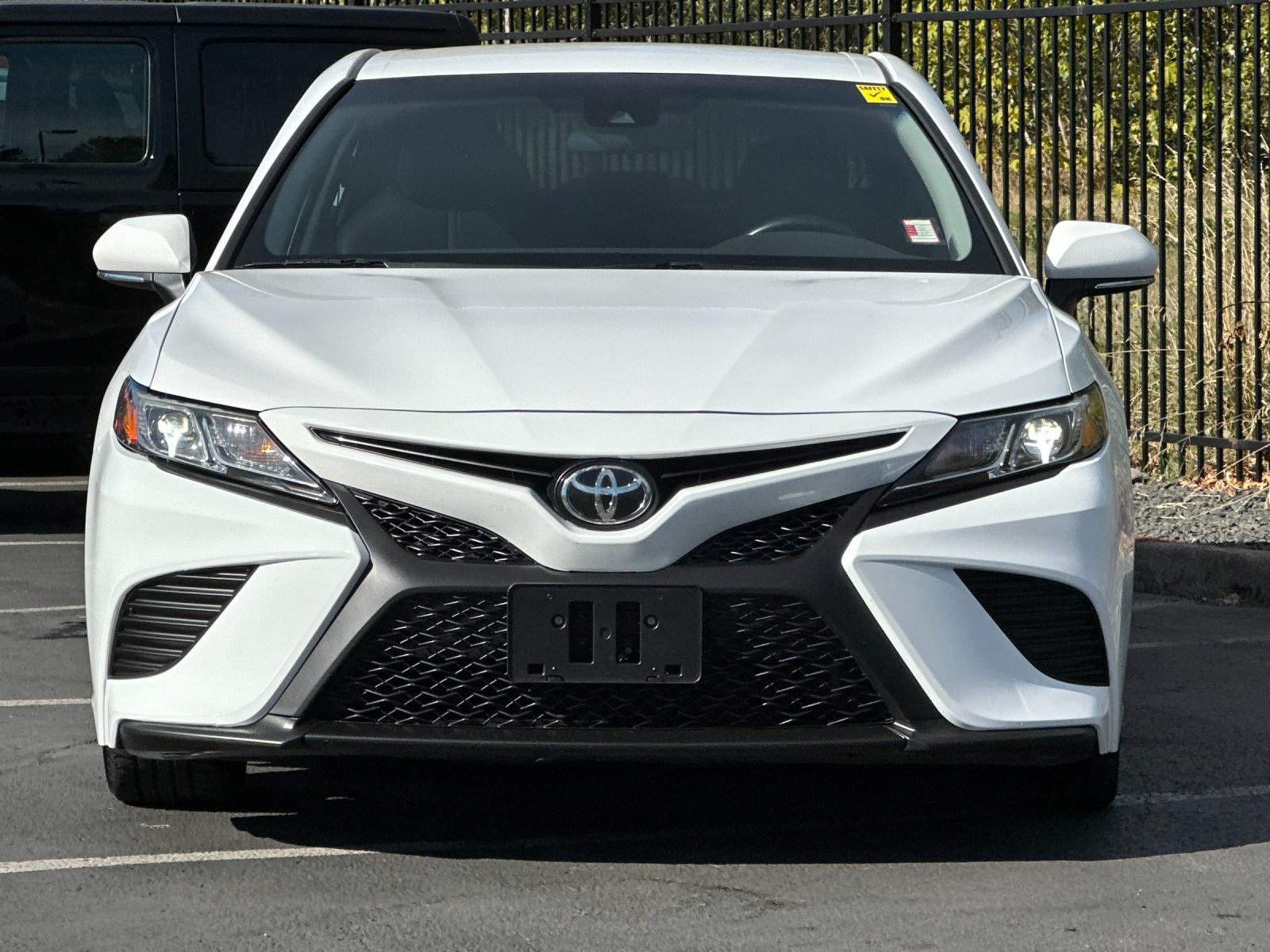 Used 2019 Toyota Camry SE FWD image 9