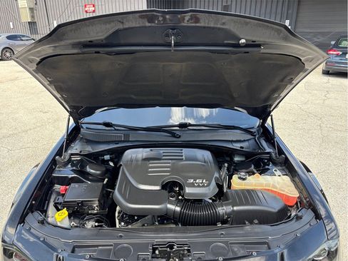 Used 2018 Chrysler 300 Touring w/ Sport Appearance Package RWD image 38