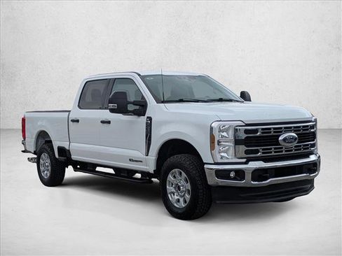 Certified 2024 Ford F250 XLT w/ FX4 Off-Road Package AWD/4WD image 3
