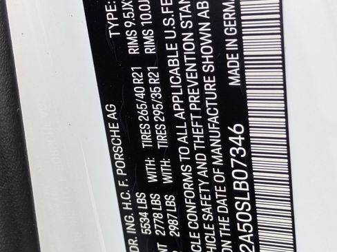 Used 2025 Porsche Macan image 30