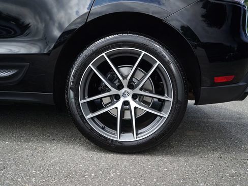 Used 2024 Porsche Macan AWD/4WD image 38