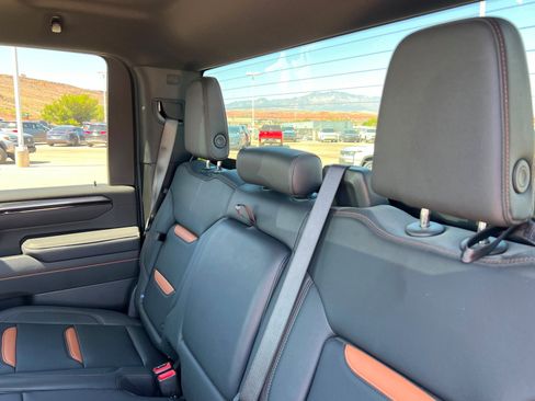 Used 2025 GMC Sierra 2500 AT4 AWD/4WD image 21