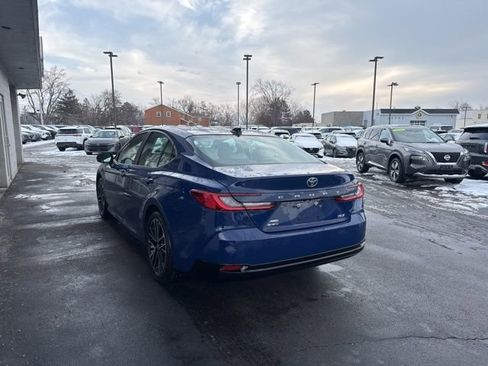 Used 2025 Toyota Camry XSE image 4