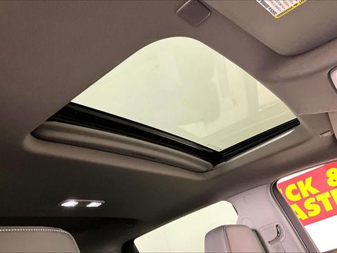 Used 2020 Chevrolet Silverado 2500 LTZ w/ LTZ Plus Package image 13