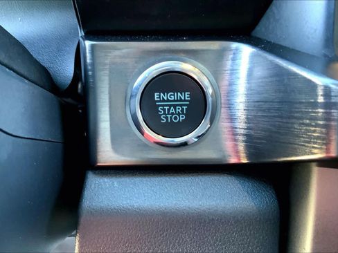 Used 2024 Ford F250 Lariat w/ Lariat Ultimate Package image 31