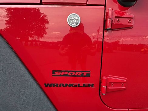Used 2014 Jeep Wrangler Sport w/ Quick Order Package 24S AWD/4WD image 10