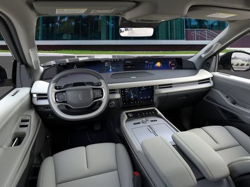 New 2026 Lincoln Navigator Reserve AWD/4WD image 9