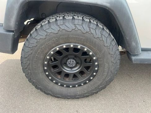 Used 2011 Jeep Wrangler Sport AWD/4WD image 8