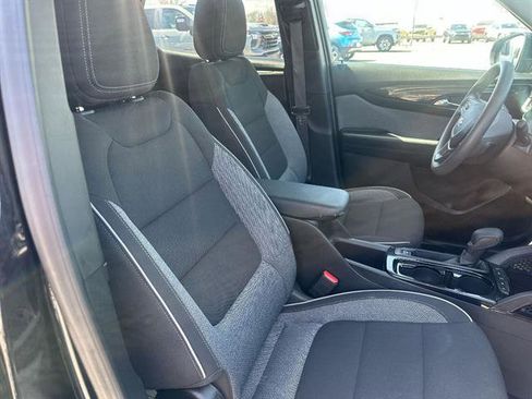 Used 2025 Chevrolet TrailBlazer LT FWD image 46
