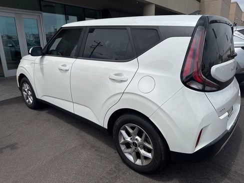 Used 2024 Kia Soul LX w/ Option Group 015 FWD image 4