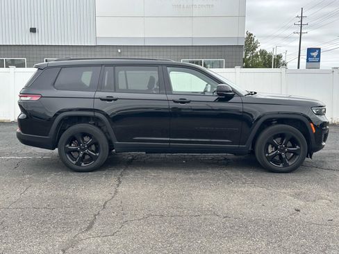 Used 2023 Jeep Grand Cherokee L Laredo AWD/4WD image 2