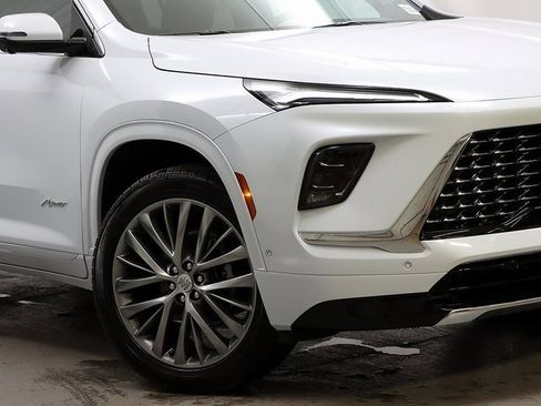 New 2026 Buick Enclave Avenir w/ Super Cruise Package image 3