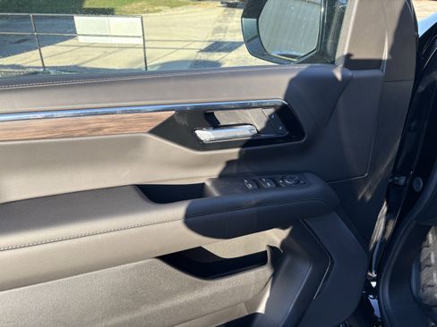New 2025 Chevrolet Tahoe 4WD image 10