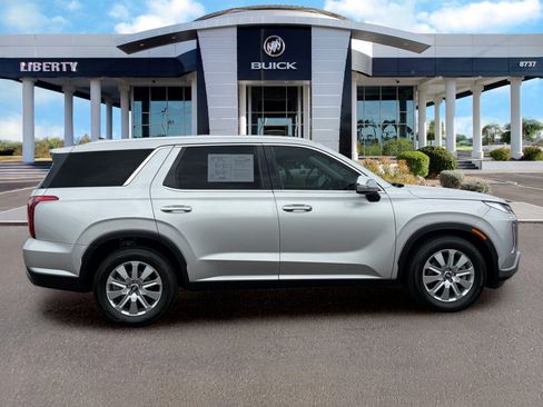 Used 2025 Hyundai Palisade SEL FWD image 3