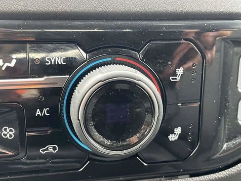 Used 2025 Chevrolet Silverado 1500 LT w/ Leather Package image 24