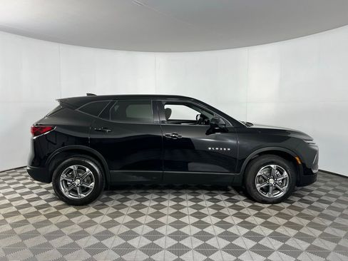 Used 2025 Chevrolet Blazer LT image 5