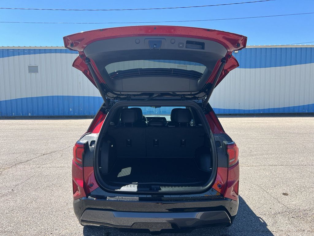 New 2026 GMC Terrain AT4 w/ LPO, Black Badging Package AWD/4WD image 24