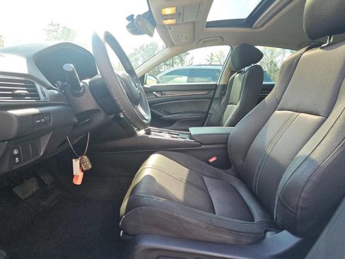 Used 2019 Honda Accord EX image 17