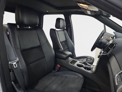 Used 2019 Jeep Grand Cherokee Altitude AWD/4WD image 12