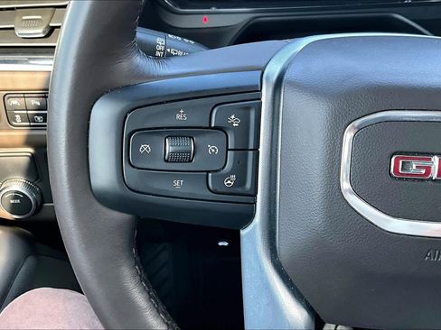 Used 2022 GMC Yukon SLT w/ SLT Premium Package image 24