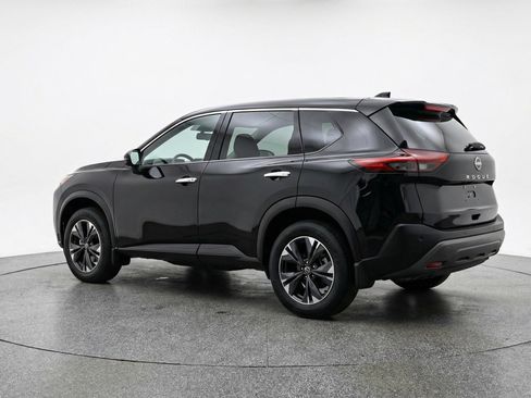 Used 2025 Nissan Rogue SV AWD/4WD image 6