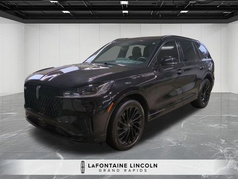 Used 2025 Lincoln Aviator Reserve w/ Equipment Group 201A AWD/4WD image 1