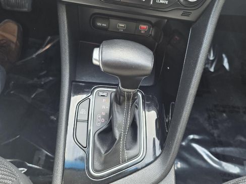 Certified 2022 Kia Niro LXS image 17