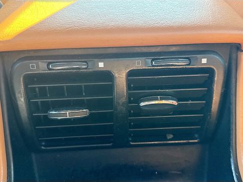 Used 2015 Maserati GranTurismo Sport image 23