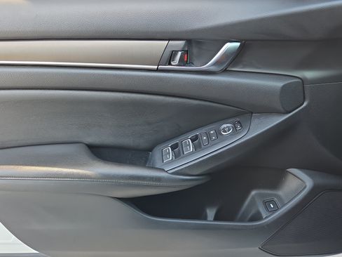 Used 2019 Honda Accord LX image 32