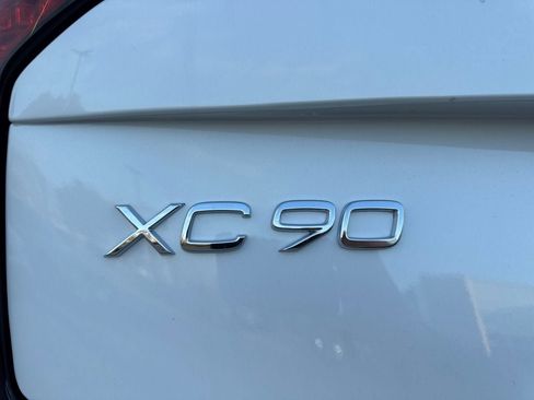 New 2026 Volvo XC90 T8 Ultra w/ Protection Package Premier image 8