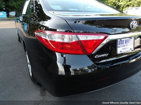 Used 2017 Toyota Camry LE FWD image 9