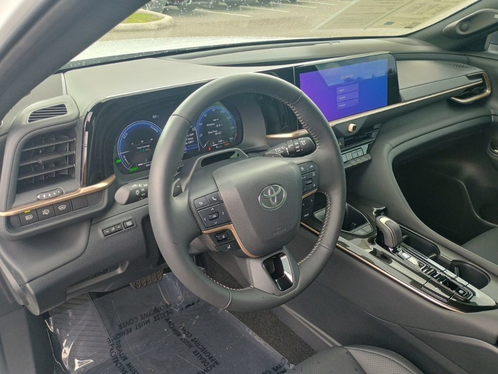Used 2025 Toyota Crown Signia w/ Advanced Technology Package AWD/4WD image 12