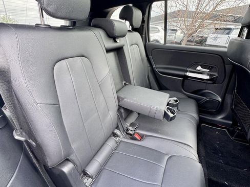 Used 2022 Mercedes-Benz GLB 250 4MATIC image 10