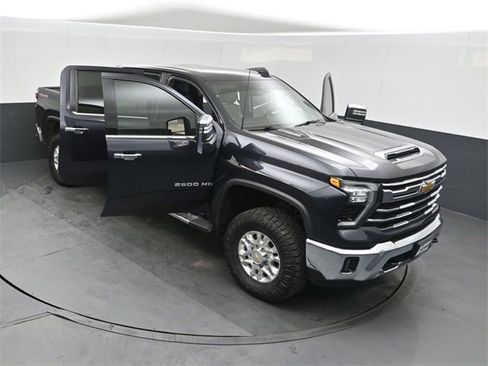 Used 2024 Chevrolet Silverado 2500 LTZ image 49