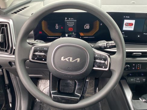 Used 2025 Kia Sorento LX FWD image 16